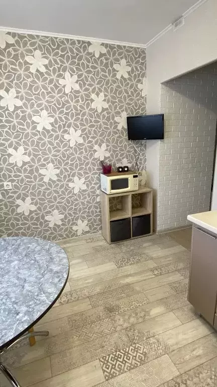 2-к кв. Омская область, Омск ул. 21-я Амурская, 35 (65.0 м) - Фото 2