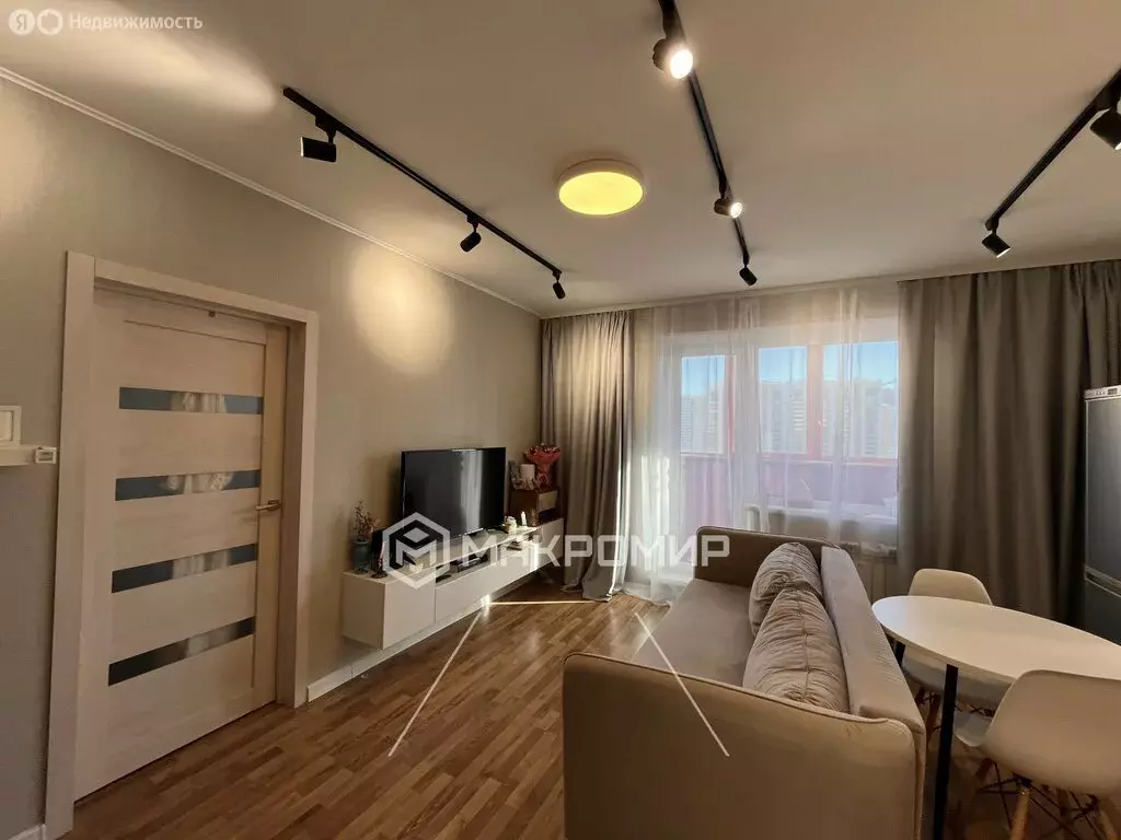 1-комнатная квартира: Челябинск, улица Братьев Кашириных, 131А (40.4 ... - Фото 1