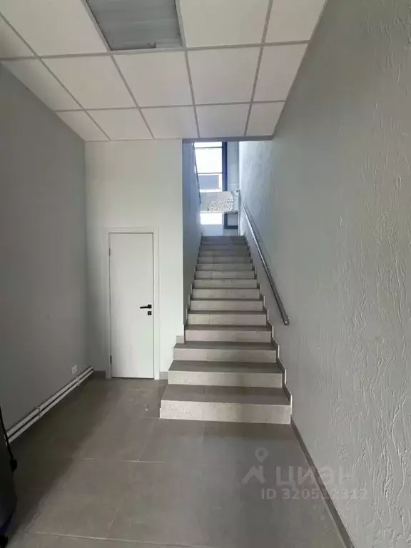 Помещение свободного назначения в Татарстан, Набережные Челны ул. ... - Фото 1
