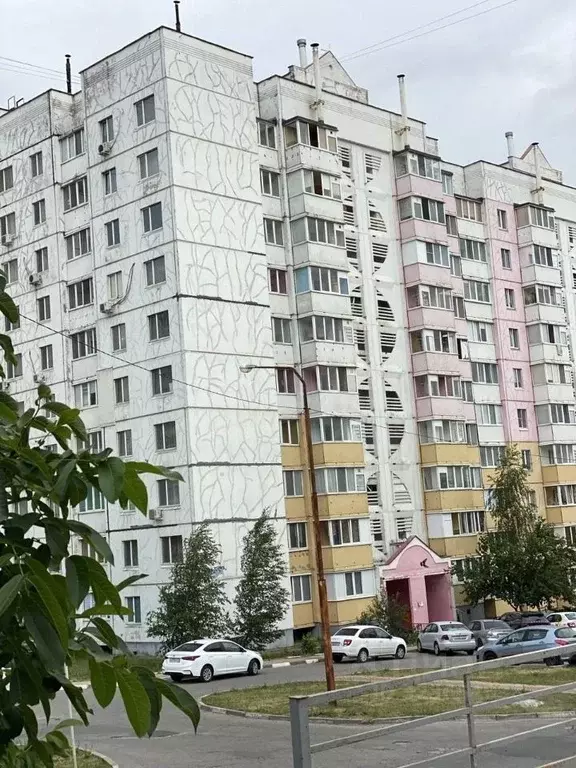 3-к кв. Белгородская область, Белгород ул. Есенина, 50 (66.0 м) - Фото 2