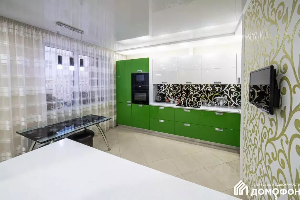 3-к кв. Омская область, Омск просп. Комарова, 14к1 (85.5 м) - Фото 1