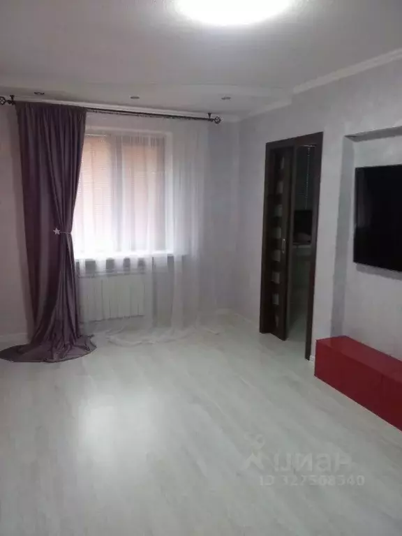 3-к кв. Омская область, Омск Заозерный мкр, просп. Менделеева, 17 ... - Фото 1