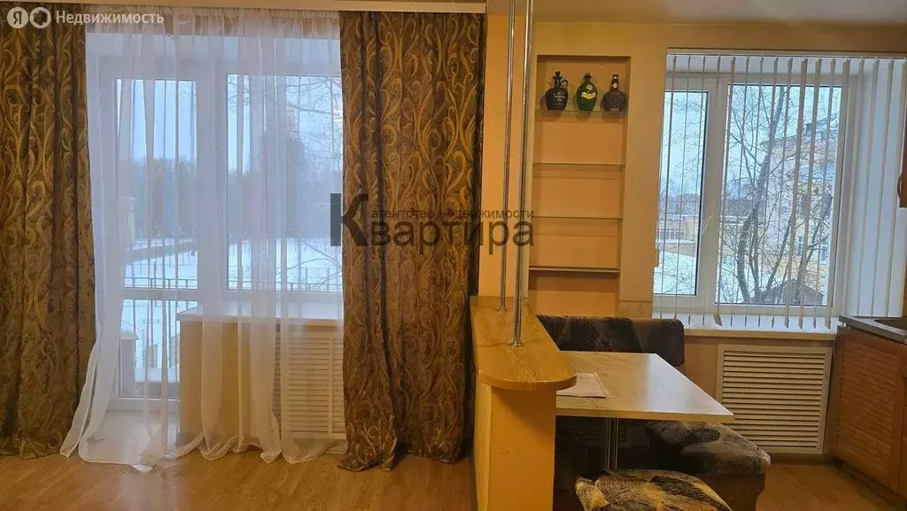 2-комнатная квартира: Смоленск, улица Урицкого, 8 (43.7 м) - Фото 1