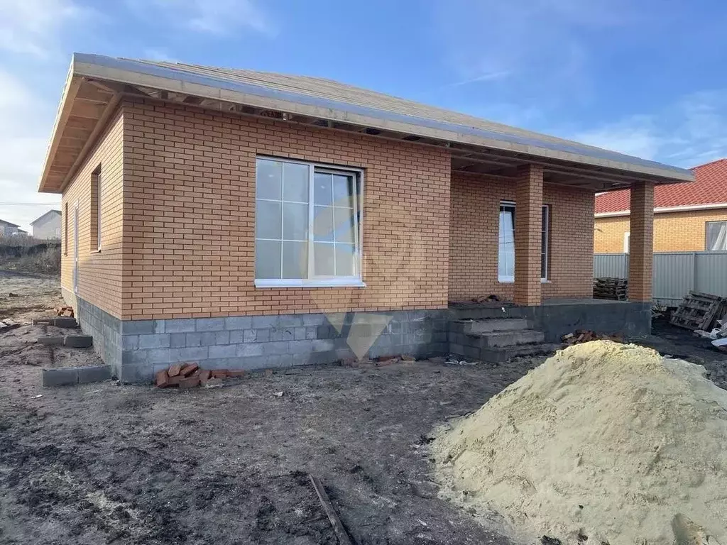 Коттедж в Белгородская область, Старооскольский городской округ, с. ... - Фото 1