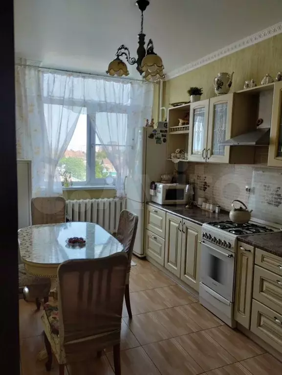 2-к. квартира, 72 м, 4/9 эт. - Фото 0