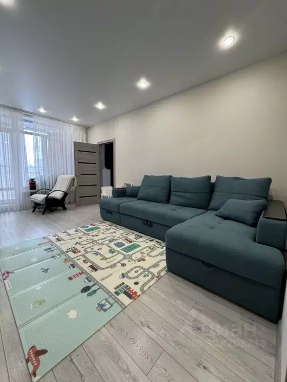 2-к кв. Тюменская область, Тюмень Заречный проезд, 33 (77.1 м) - Фото 1