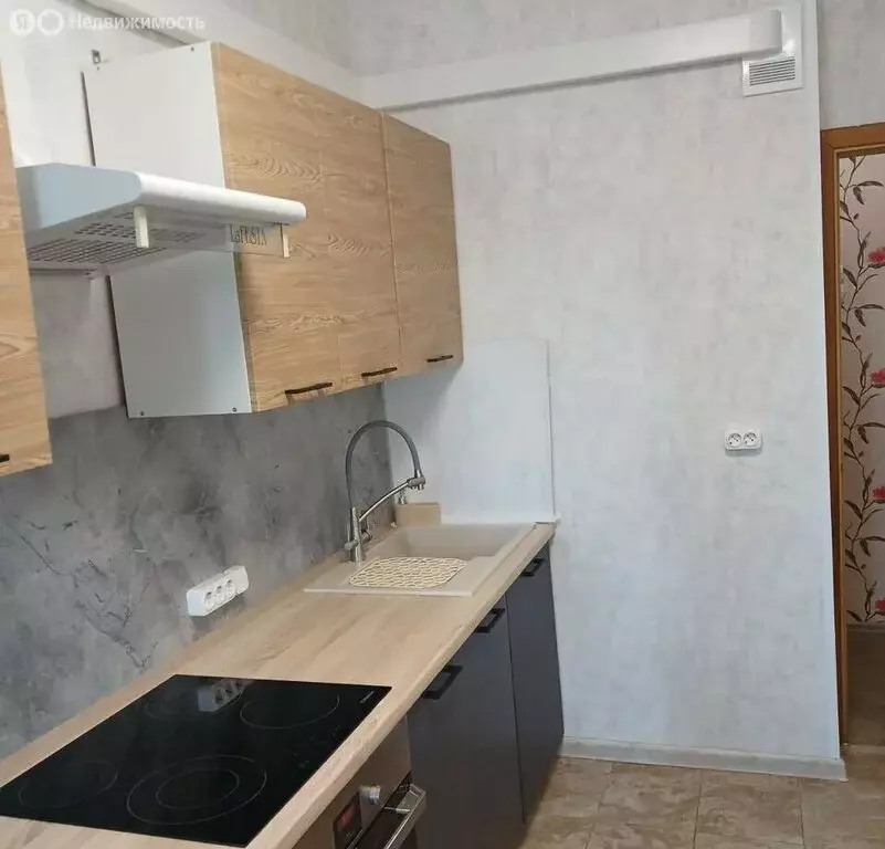 2-комнатная квартира: Тюмень, улица Муравленко, 9 (53.7 м) - Фото 2
