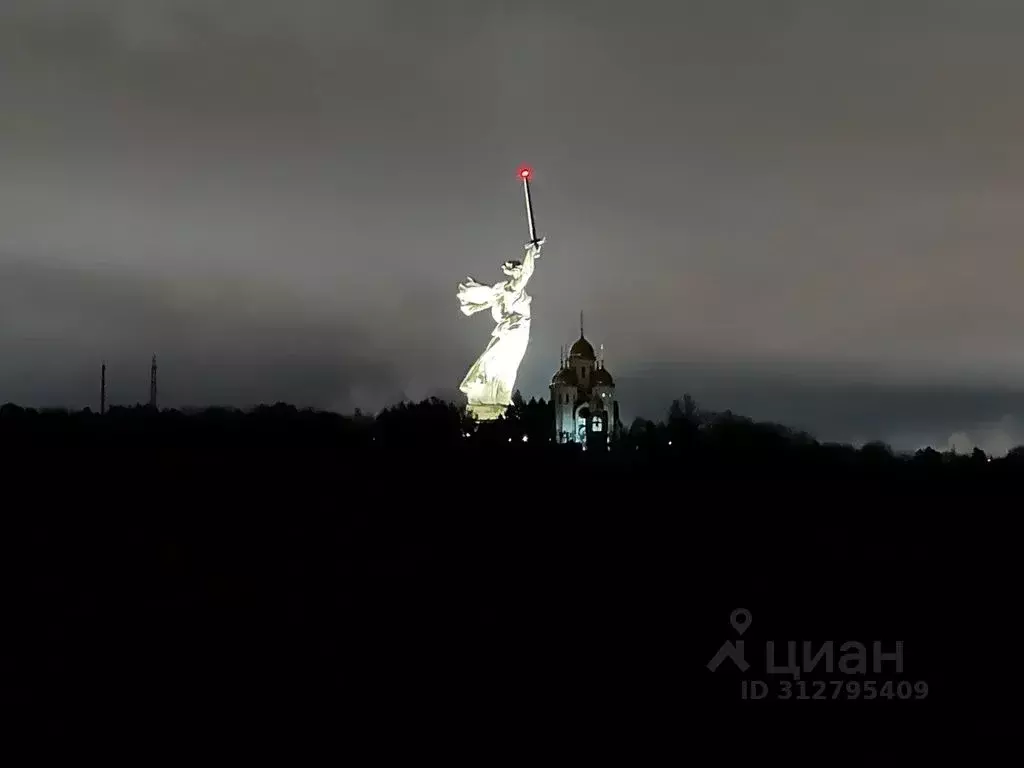 1-к кв. Волгоградская область, Волгоград ул. Дымченко, 18Б (53.0 м) - Фото 0