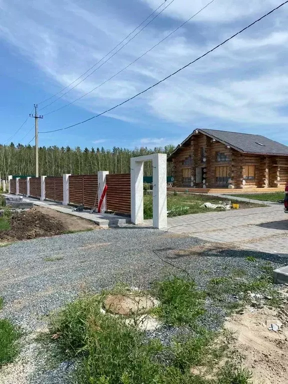 Участок в Омская область, Омский район, с. Усть-Заостровка ул. Рабочая ... - Фото 0