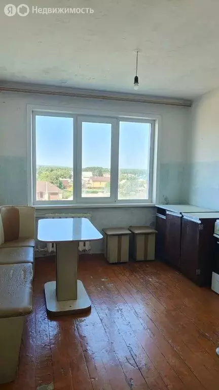 3-комнатная квартира: посёлок Мегет, Садовая улица, 33 (68 м) - Фото 1