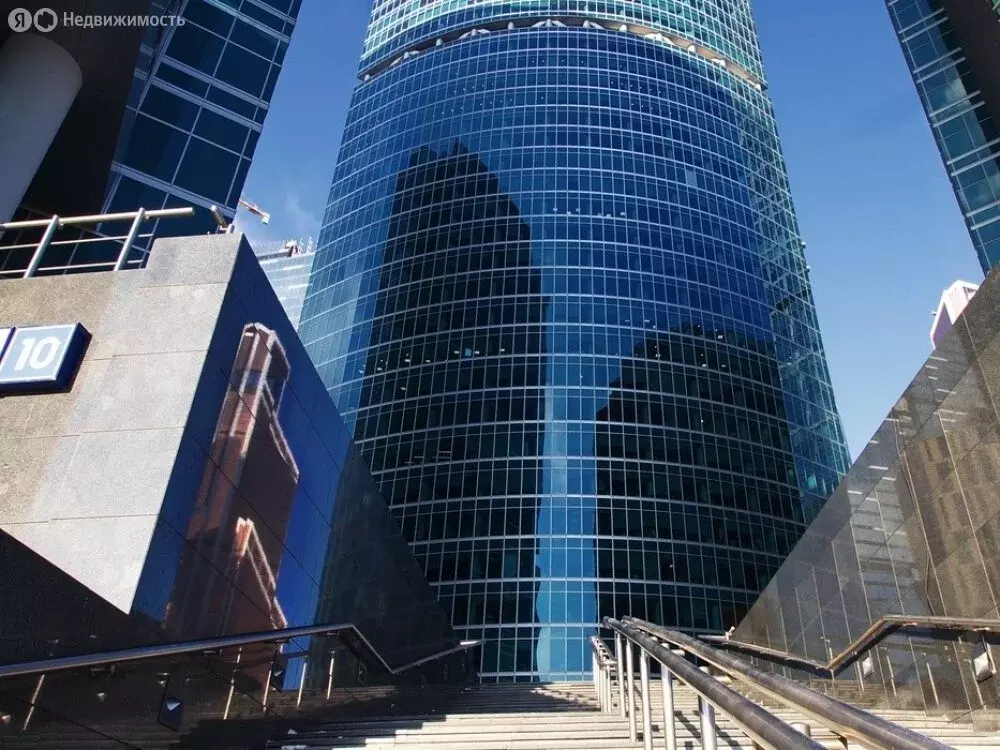 Торговая площадь (277 м) - Фото 1