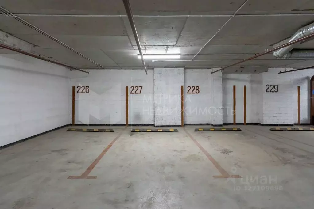 Гараж в Тюменская область, Тюмень ул. Тимофея Чаркова, 89 (13 м) - Фото 2