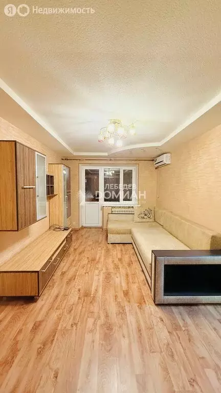 3-комнатная квартира: Новочеркасск, Спортивная улица, 33А (55.7 м) - Фото 1