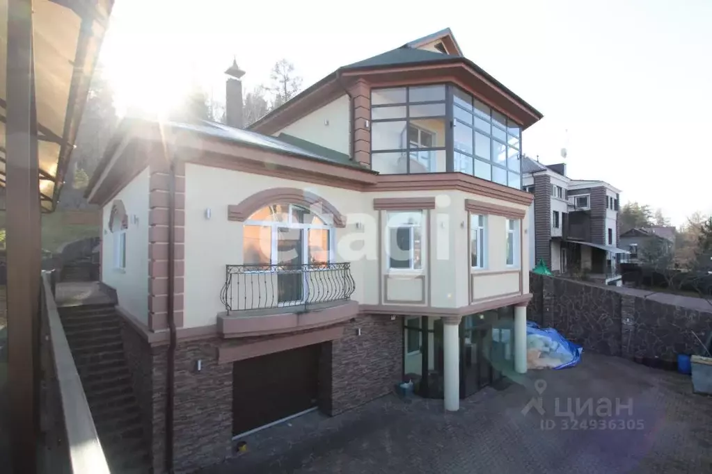 Дом в Красноярский край, Красноярск Туристская ул. (265 м) - Фото 1