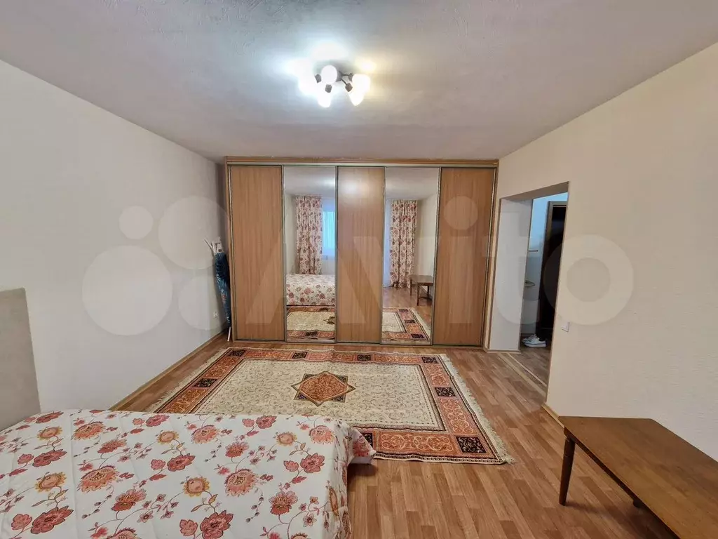 1-к. квартира, 53 м, 2/5 эт. - Фото 1