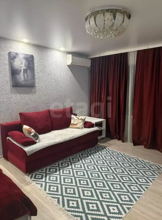 Студия Липецкая область, Липецк ул. 40 лет Октября, 37 (29.7 м) - Фото 1