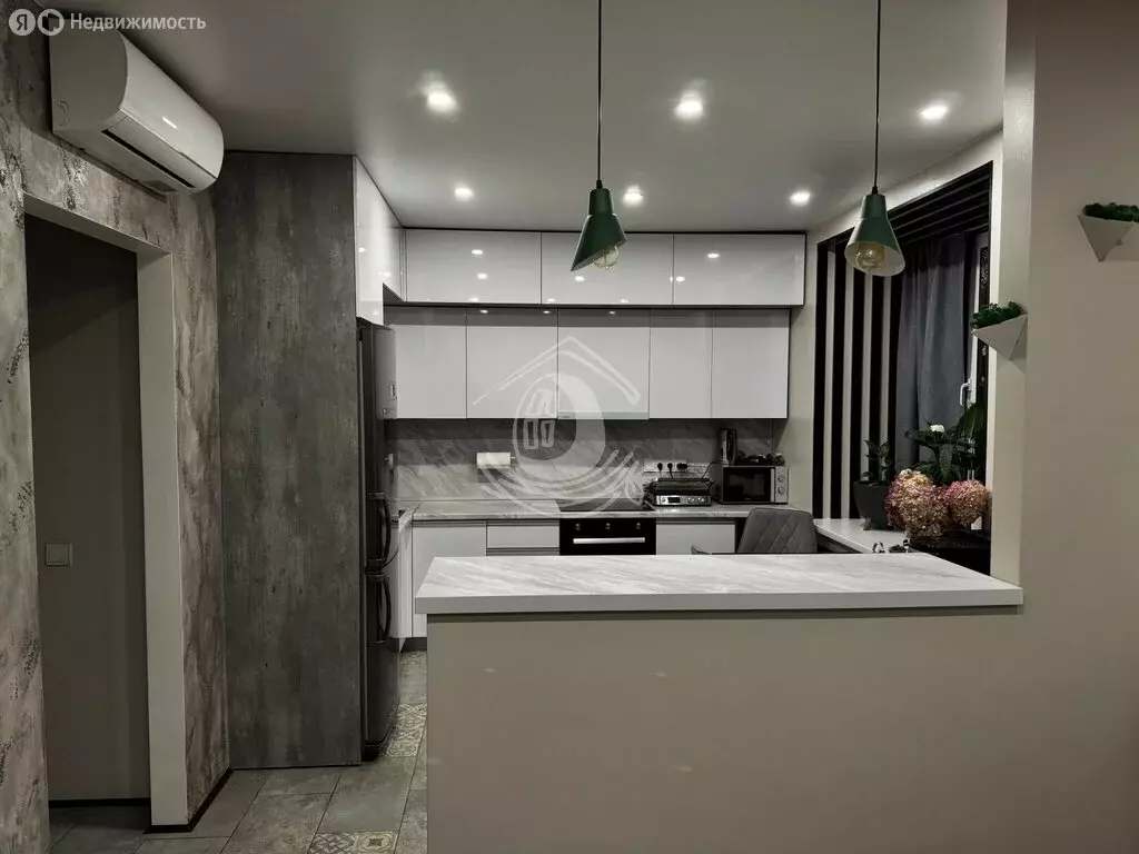 3-комнатная квартира: Барнаул, улица Попова, 142 (63.4 м) - Фото 0