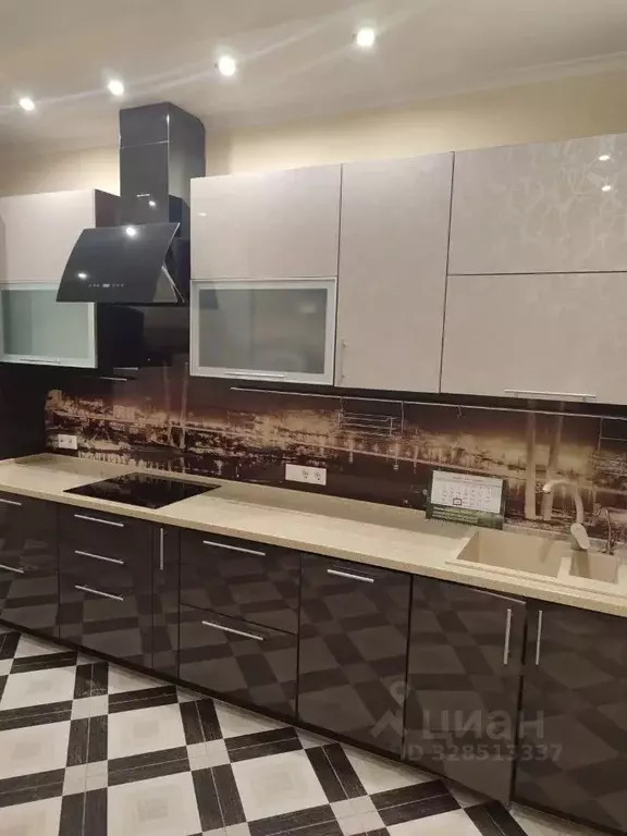 3-к кв. Санкт-Петербург ул. Адмирала Трибуца, 10 (85.1 м) - Фото 1