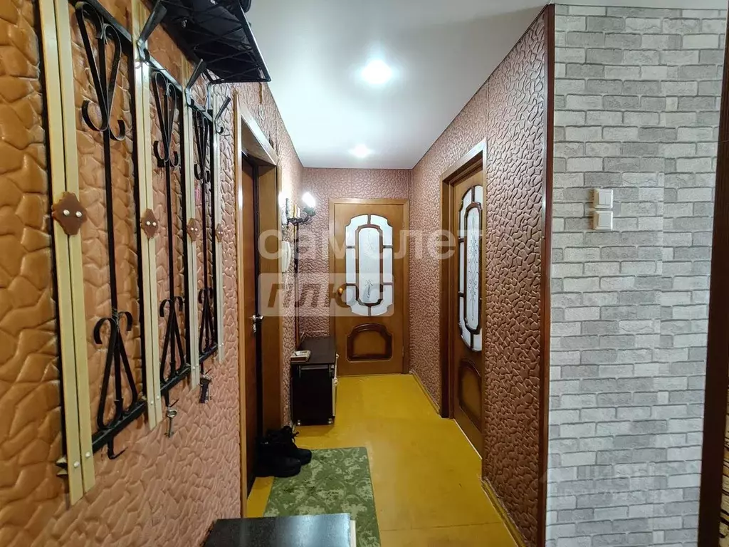 2-к кв. Белгородская область, Старый Оскол Интернациональный мкр, 8 ... - Фото 1