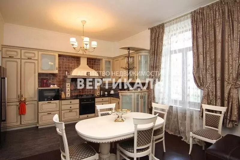 4-к. квартира, 136 м, 4/6 эт. - Фото 0