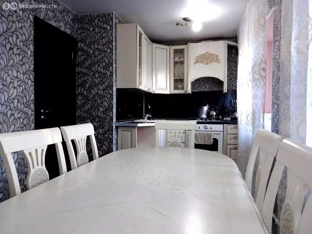 3-комнатная квартира: Волгоград, улица Быстрова, 82 (62.2 м) - Фото 1