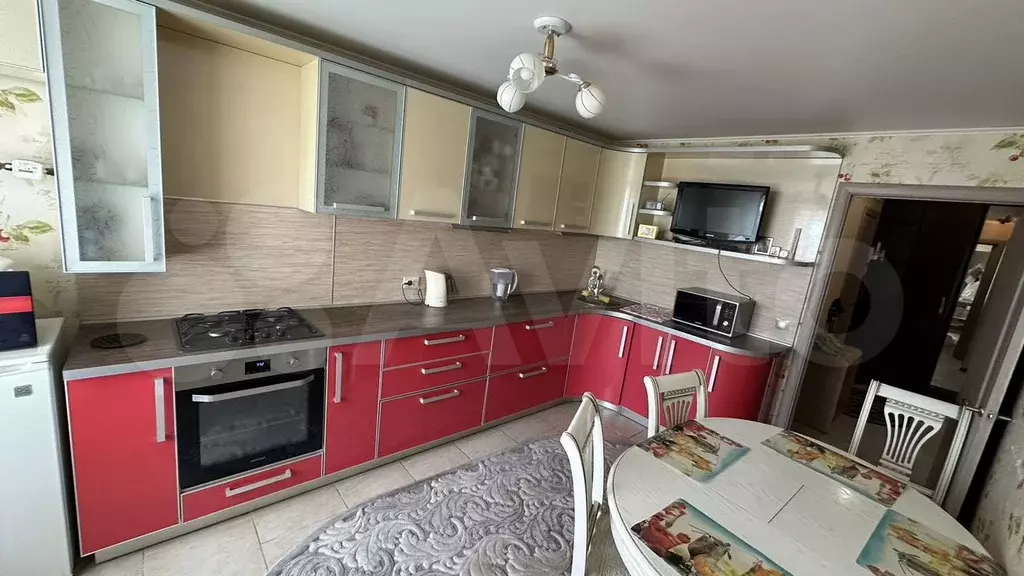 3-к. квартира, 81 м, 6/9 эт. - Фото 0