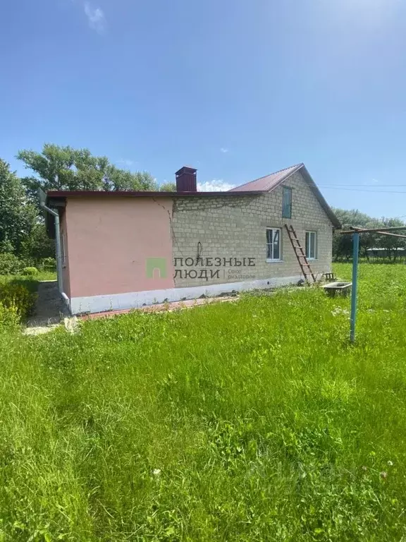 Дом в Орловская область, Мценский район, с. Тельчье Болховская ул. (77 ... - Фото 1