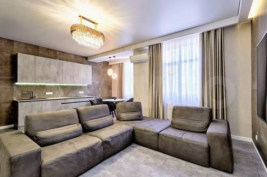 4-к. квартира, 150 м, 8/18 эт. - Фото 1