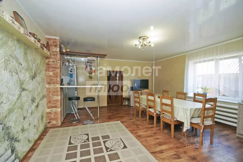 Дом в Омская область, Азовский Немецкий Национальный район, с. ... - Фото 2