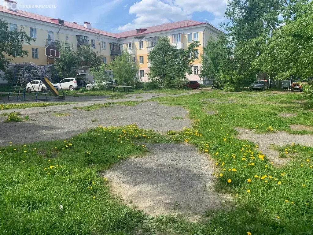 3-комнатная квартира: Первоуральск, улица Герцена, 20 (67.8 м) - Фото 0