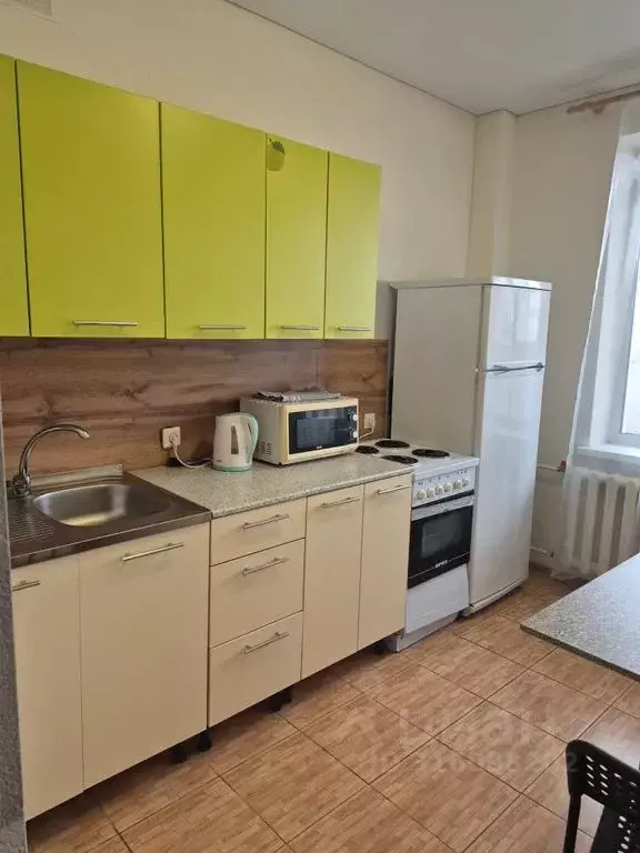 2-к кв. Башкортостан, Уфа Айская ул., 22 (65.0 м) - Фото 0