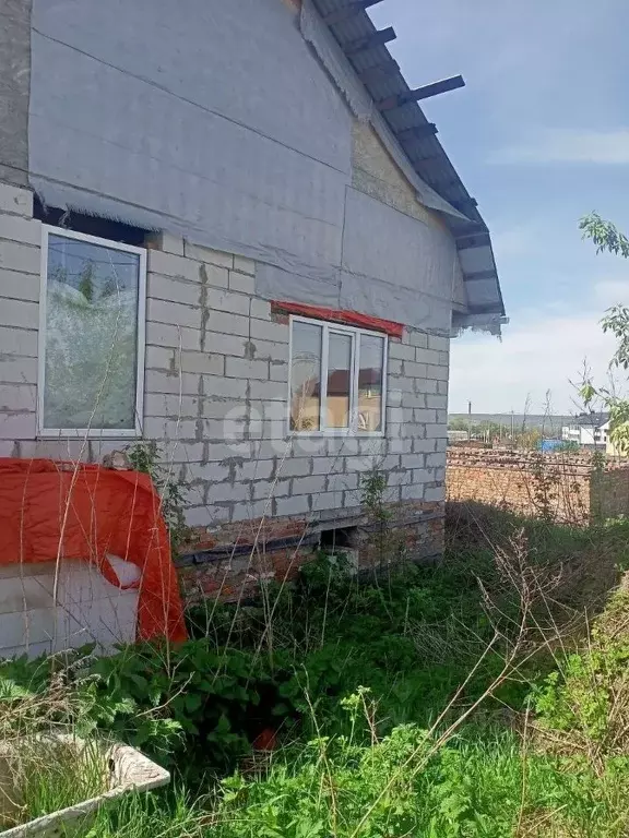 Дом в Белгородская область, Валуйки ул. Саши Лысянского (80 м) - Фото 0