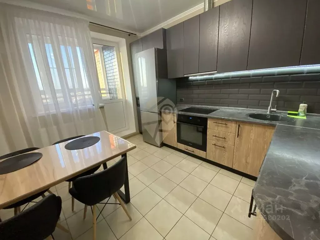 2-к кв. Белгородская область, Старый Оскол Степной мкр, 29 (68.0 м) - Фото 2