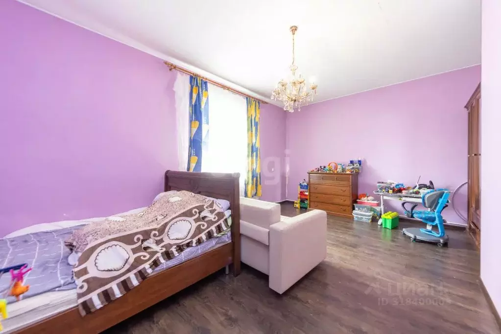 Дом в Хабаровский край, Хабаровск ул. Охотничья, 10 (250 м) - Фото 1