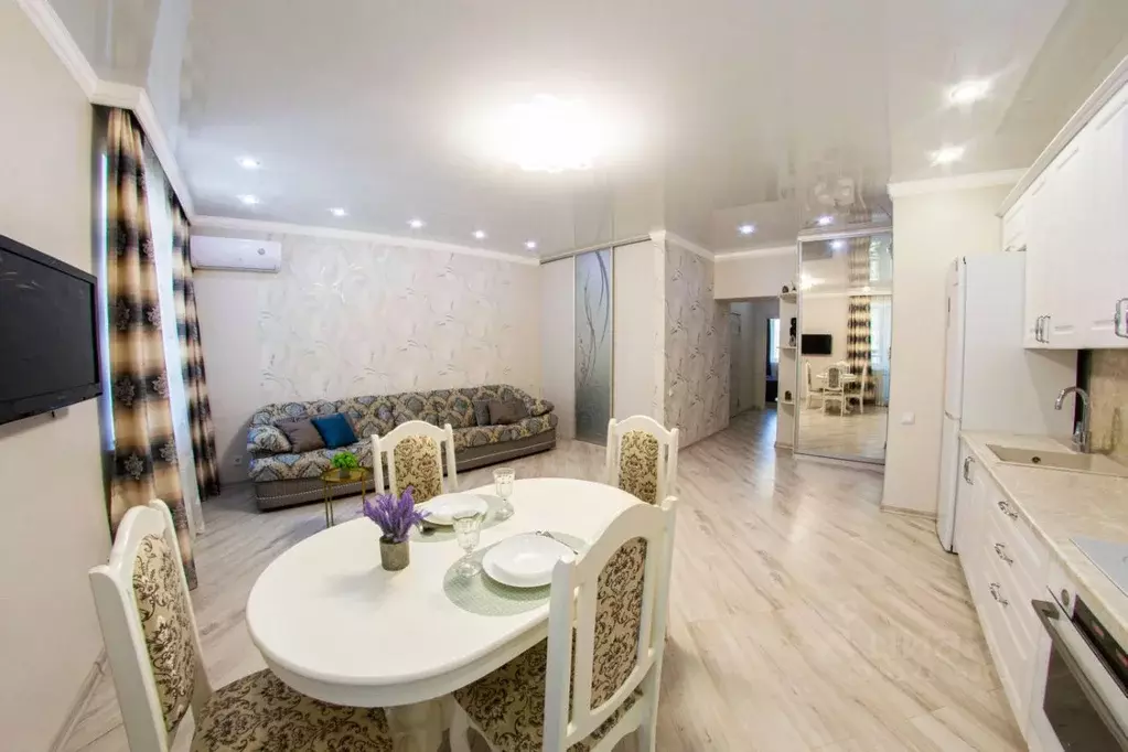 2-к кв. Омская область, Омск ул. Красный Путь, 103к4 (55.0 м) - Фото 1