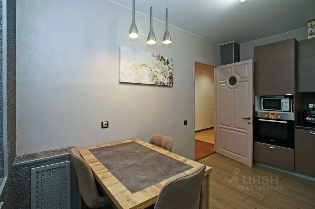 2-к кв. Омская область, Омск ул. Богдана Хмельницкого, 42к1 (64.3 м) - Фото 1