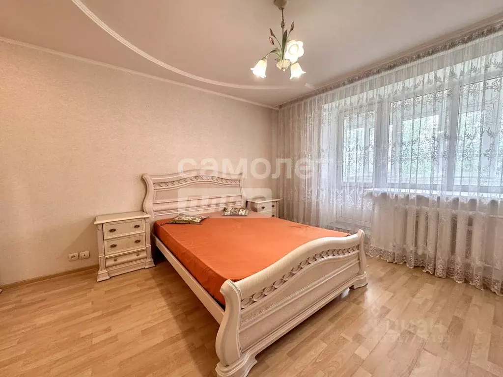 3-к кв. Алтайский край, Барнаул ул. 50 лет СССР, 16 (89.6 м) - Фото 0