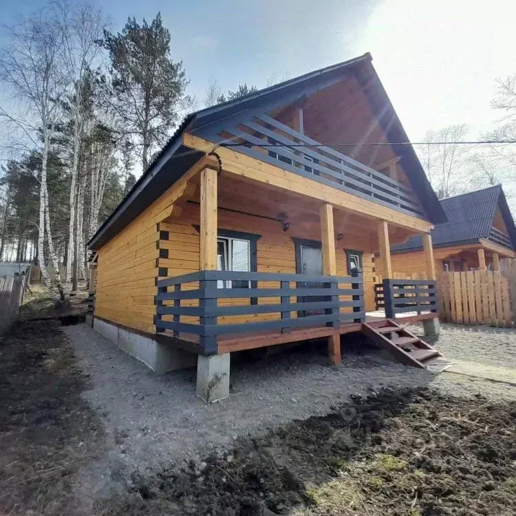 Дом в Иркутская область, Иркутский муниципальный округ, д. Карлук ул. ... - Фото 1