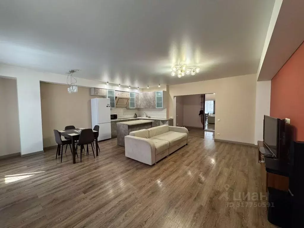 2-к кв. Иркутская область, Иркутск ул. Пискунова, 142/2 (80.0 м) - Фото 1