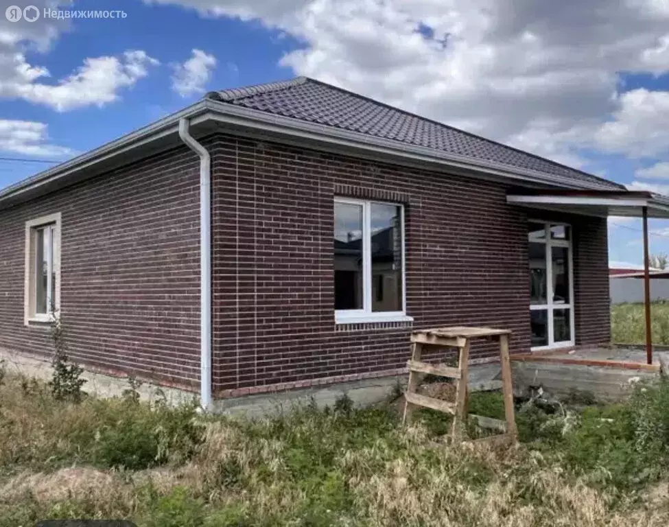 Дом в Октябрьский, улица Чапаева (100 м) - Фото 0
