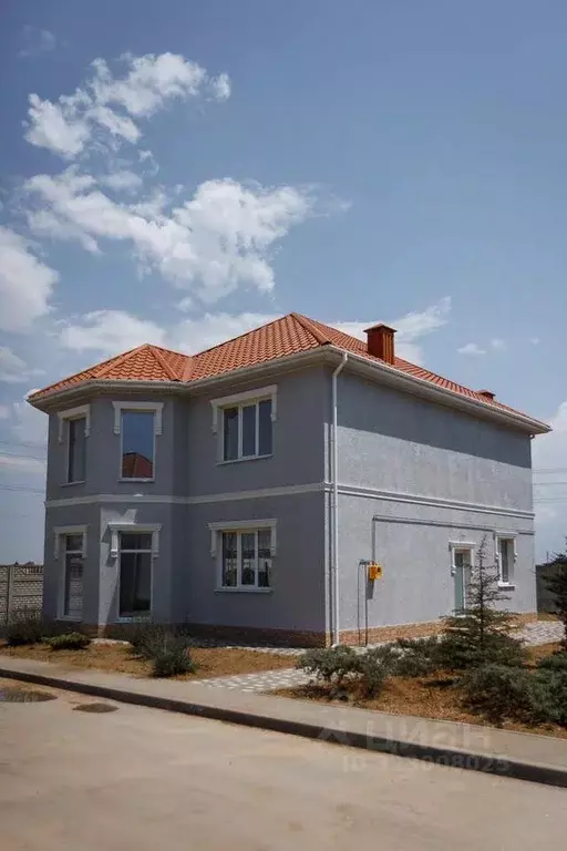 Дом в Крым, Евпатория городской округ, Заозерное пгт ул. Космическая, ... - Фото 0