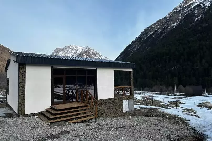 Дом в Кабардино-Балкария, Эльбрусский район, с. Тегенекли ул. ... - Фото 1