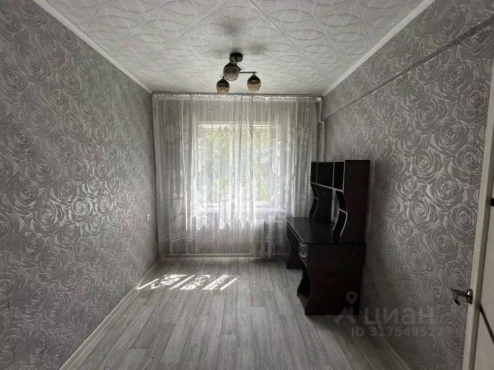2-к кв. Иркутская область, Усолье-Сибирское ул. Толбухина, 58 (42.0 м) - Фото 0