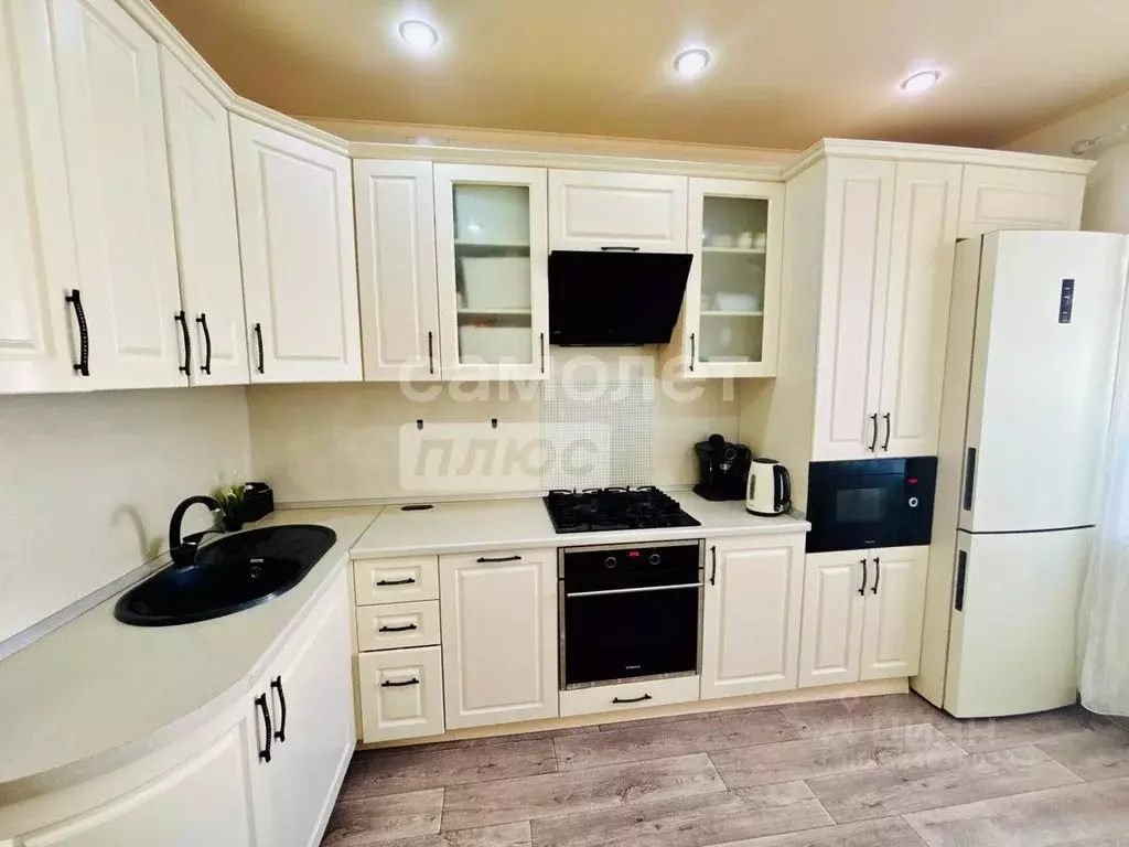 2-к кв. Астраханская область, Астрахань ул. Набережная Золотого ... - Фото 1