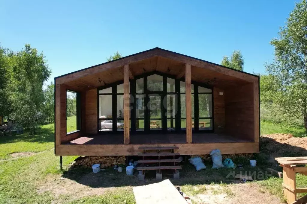 Дом в Калужская область, Дзержинский район, с. Дворцы ул. Большой Амур ... - Фото 1