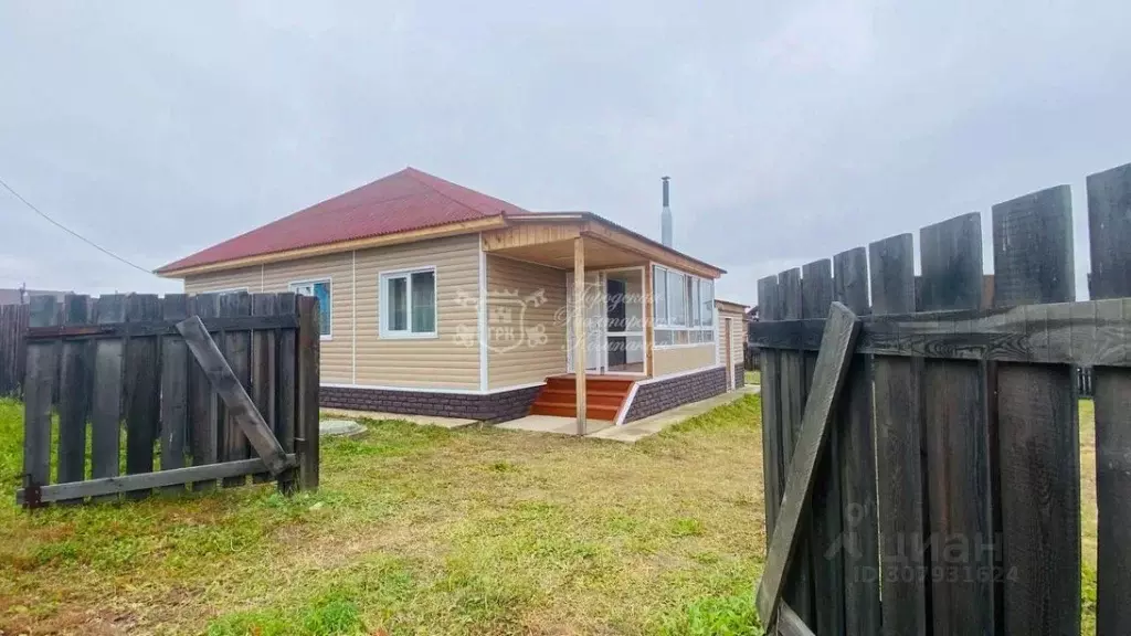 Дом в Иркутская область, Иркутский муниципальный округ, с. ... - Фото 1
