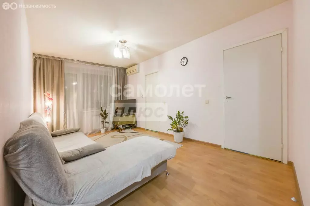 3-комнатная квартира: Екатеринбург, улица Машиностроителей, 79 (56.4 ... - Фото 1