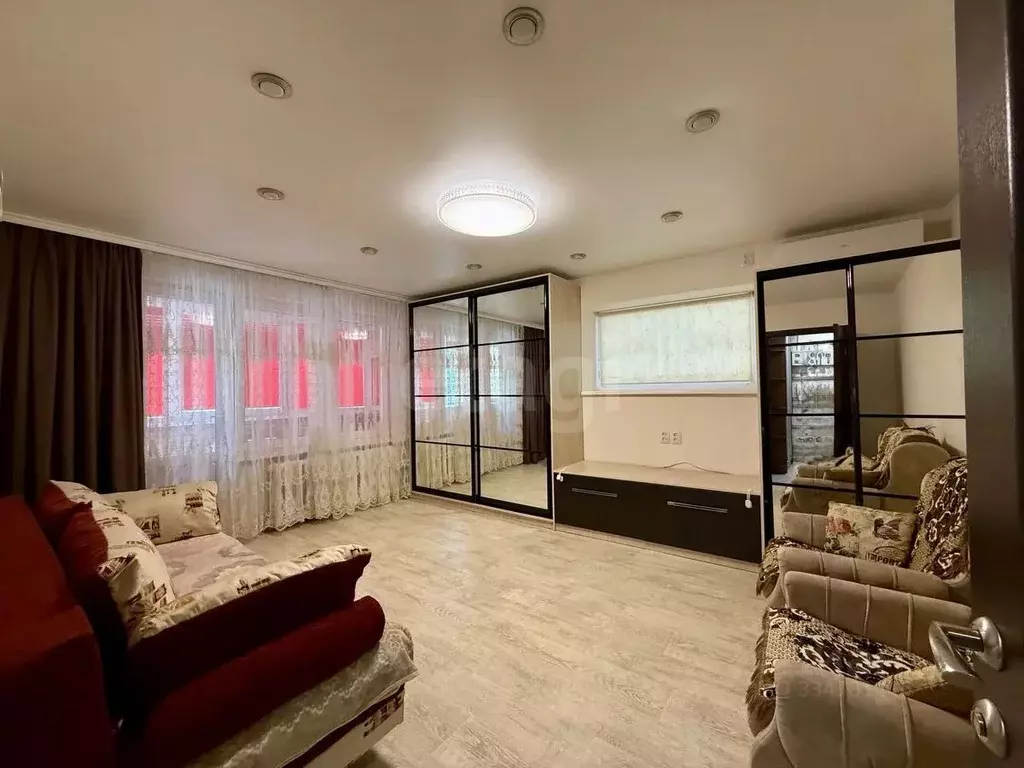2-к кв. Крым, Симферополь ул. Кечкеметская (55.0 м) - Фото 1