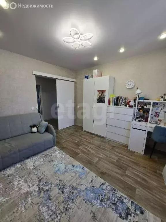 3-комнатная квартира: Калининград, улица Космонавта Леонова, 17Б (61.9 ... - Фото 0