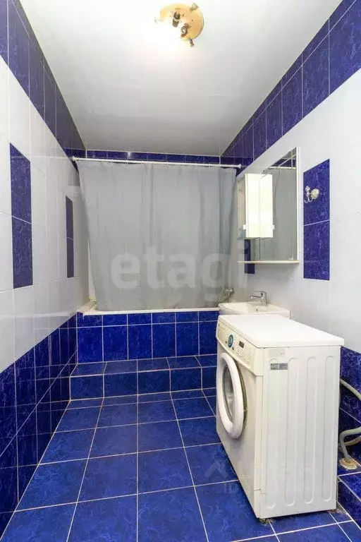 2-к кв. Тюменская область, Тюмень ул. Газовиков, 25к2 (82.2 м) - Фото 1